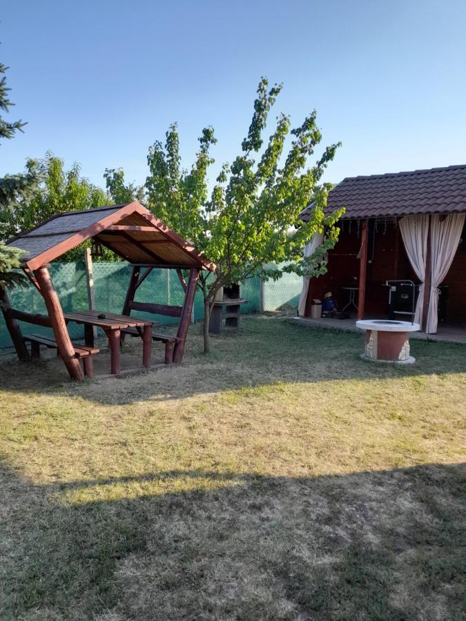 Vadrozsa Vendeghaz-Apartman Demjén 외부 사진