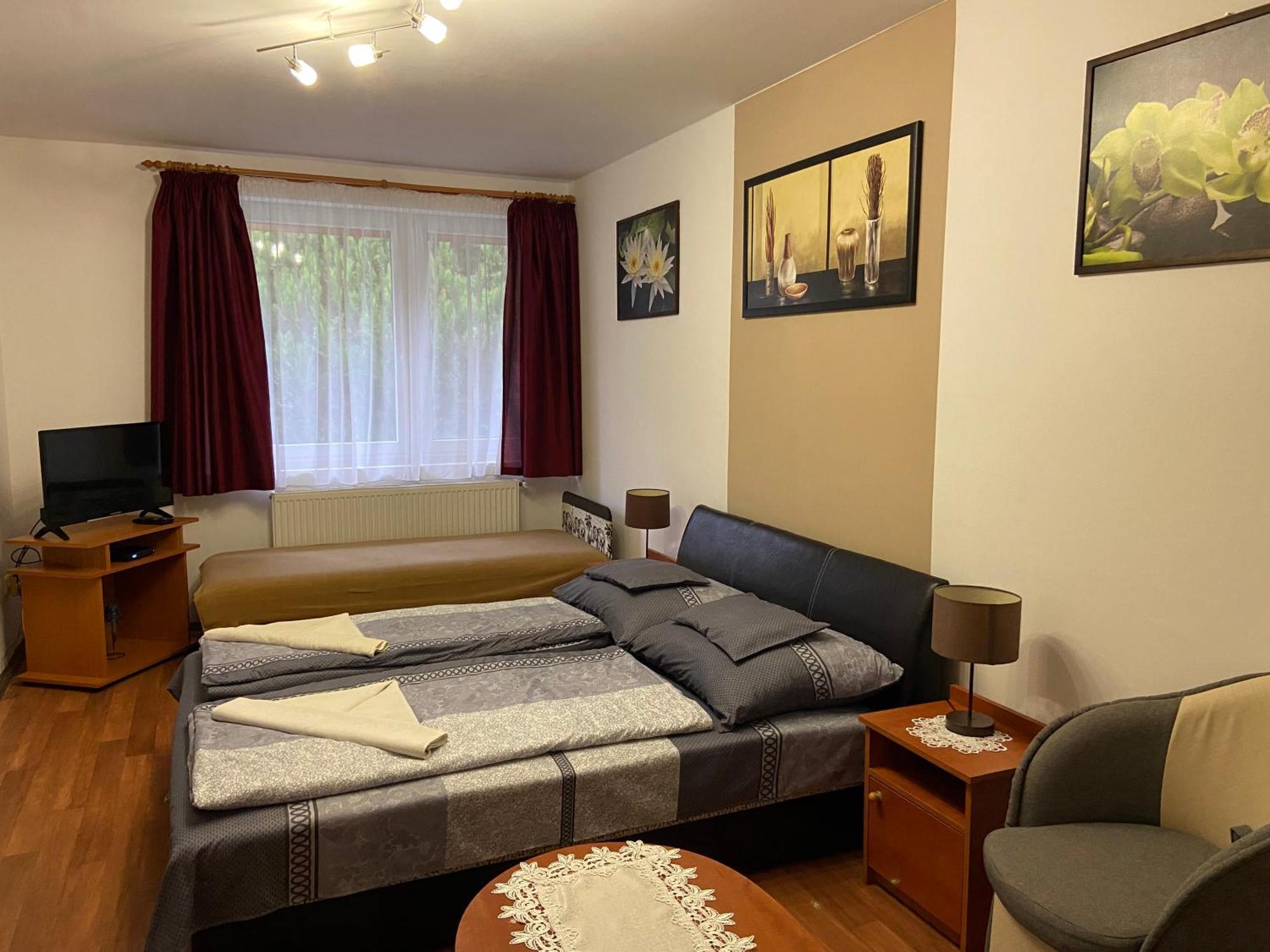 Vadrozsa Vendeghaz-Apartman Demjén 외부 사진